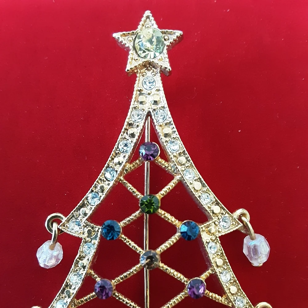 AVON 2005 2nd Annual Rhinestone Christmas Tree Holiday Brooch Vtg/NIB